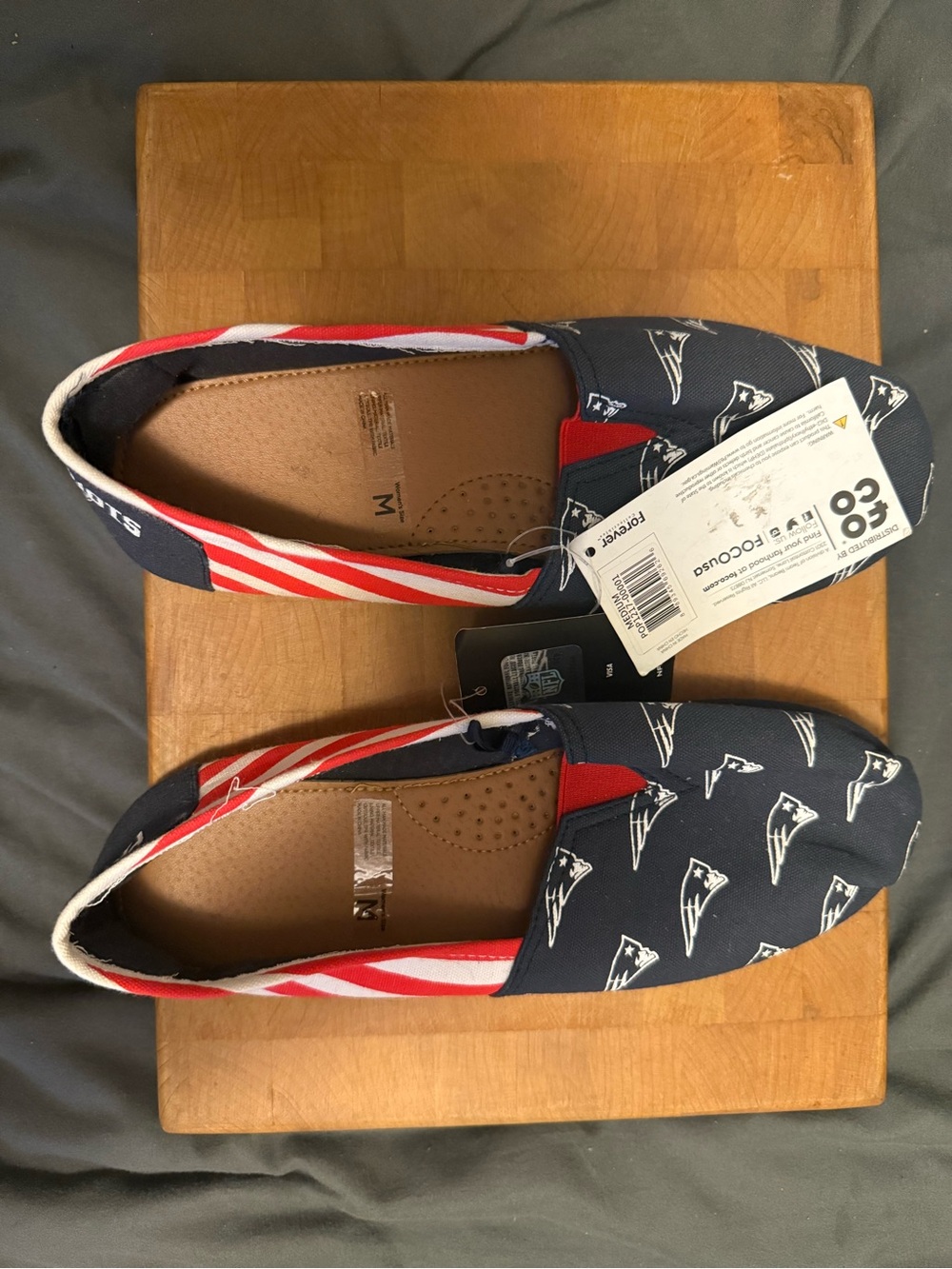LADIES NEW ENGLAND PATRIOT FLATS (SHOES) Size M